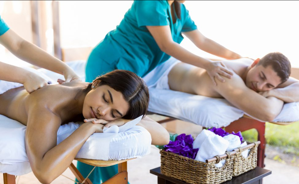 What's the Difference Between a Therapy Massager and a Masseuse